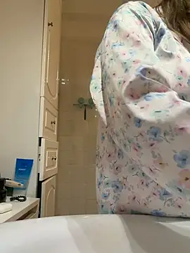 Frenchgirl45 online show from 1, 3, 2026