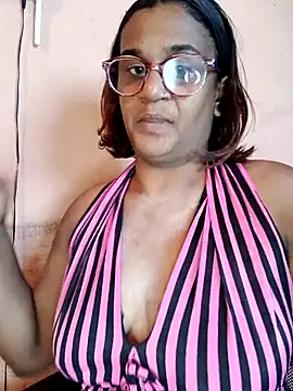 Snapshot of indianstrawberrylips4u chatting on 29, 4, 2026 indianstrawberrylips4u online show from 29, 4, 2026