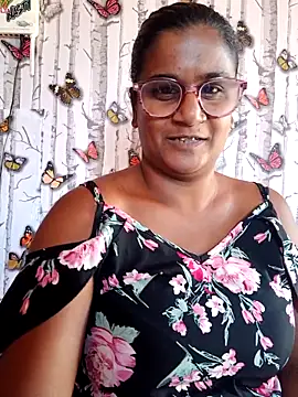Snapshot of indianstrawberrylips4u chatting on 2, 5, 2026 indianstrawberrylips4u online show from 2, 5, 2026