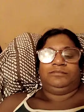 Snapshot of indianstrawberrylips4u chatting on 5, 5, 2026 indianstrawberrylips4u online show from 5, 5, 2026