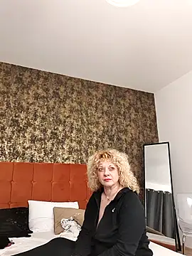 Snapshot of LaireeFelini chatting on 21, 2, 2026 LaireeFelini online show from 21, 2, 2026