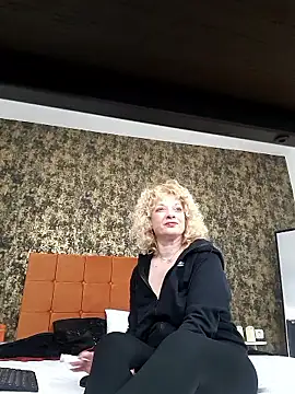 Snapshot of LaireeFelini chatting on 28, 2, 2026 LaireeFelini online show from 28, 2, 2026