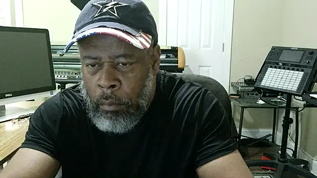 Cleozevo1961 online show from 15, 5, 2026