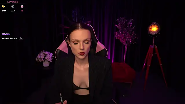 Snapshot of Wild_Alice_me chatting on 19, 7, 2026 Wild Alice me online show from 19, 7, 2026