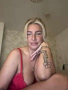 Snapshot of Gypsyrose_x1 chatting on 24, 2, 2026 Gypsyrose x1 online show from 24, 2, 2026