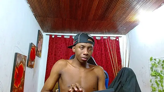 Snapshot of milo018 chatting on 2, 7, 2026 milo018 online show from 2, 7, 2026
