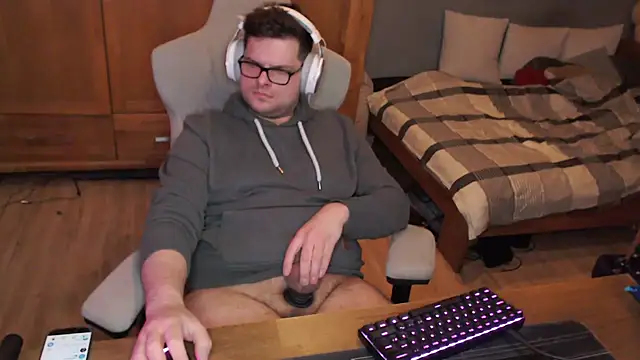 Snapshot of Whyteshadow4235 chatting on 17, 2, 2026 Whyteshadow4235 online show from 17, 2, 2026