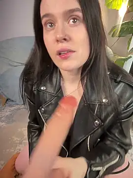 JustMira online show from 28, 4, 2026