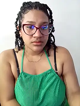 Snapshot of gigiblue89 chatting on 30, 4, 2026 gigiblue89 online show from 30, 4, 2026