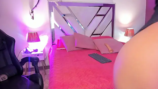 Snapshot of Esmeralda_carrascal chatting on 3, 3, 2026 Esmeralda carrascal online show from 3, 3, 2026