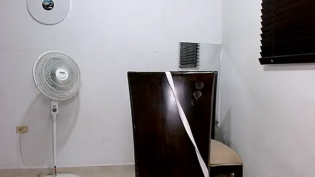 MiaDiamontLatin online show from 13, 3, 2026