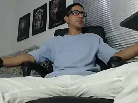 Snapshot of Kratoswolf chatting on 16, 7, 2026 Kratoswolf online show from 16, 7, 2026
