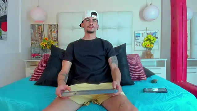 SharonTygaX online show from 8, 4, 2026