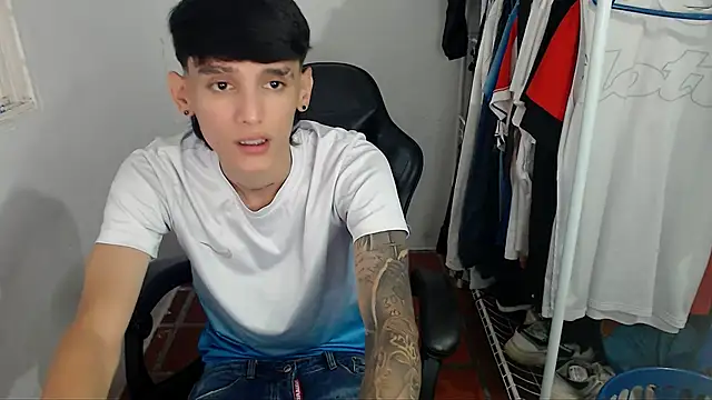 Snapshot of BOY-767 chatting on 3, 3, 2026 BOY-767 online show from 3, 3, 2026