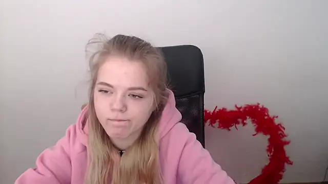 Snapshot of FoxiLana chatting on 19, 2, 2026 FoxiLana online show from 19, 2, 2026