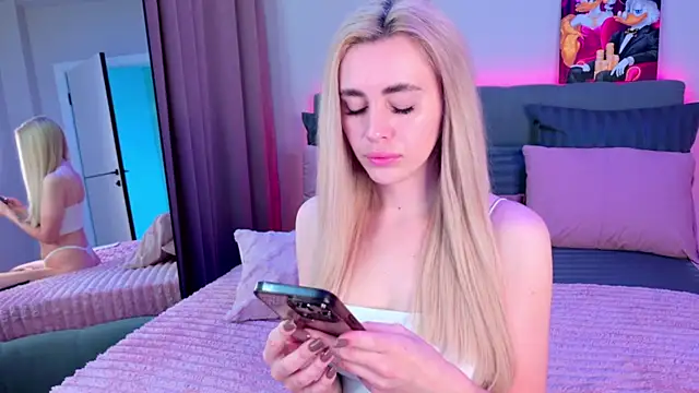 Snapshot of Rossy_X chatting on 13, 6, 2026 Rossy X online show from 13, 6, 2026