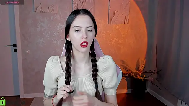 Snapshot of elise_robbie chatting on 20, 5, 2026 elise robbie online show from 20, 5, 2026