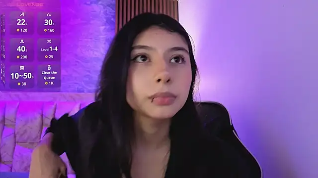 chloe bluee  online show from 17, 4, 2026