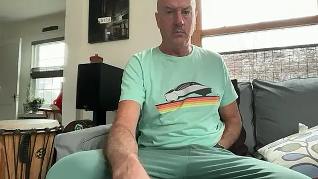 Snapshot of Guy__Grey chatting on 15, 4, 2026 Guy Grey online show from 15, 4, 2026