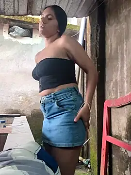 DulceCaroX online show from 15, 4, 2026