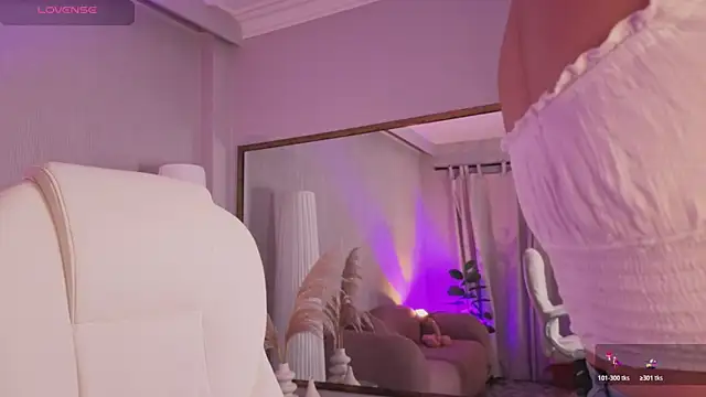 Stephany Harlot online show from 14, 4, 2026