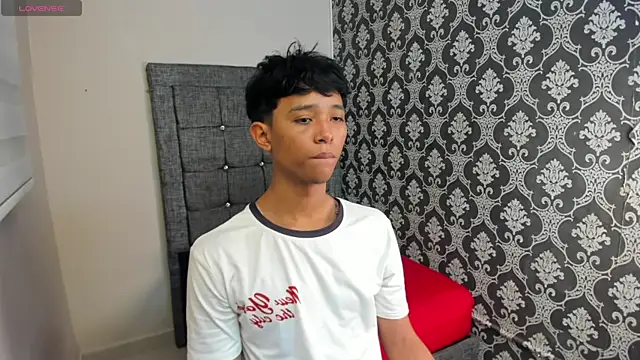 Snapshot of Little_Twink19x chatting on 1, 7, 2026 Little Twink19x online show from 1, 7, 2026