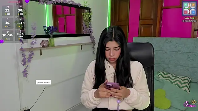 Aysha winxs online show from 3, 4, 2026