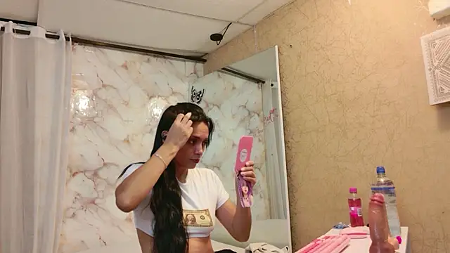 QueenSallyDesire online show from 18, 4, 2026