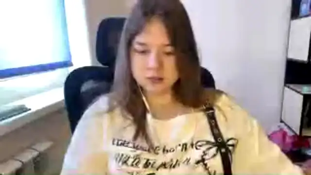 TomikoPfau online show from 15, 3, 2026