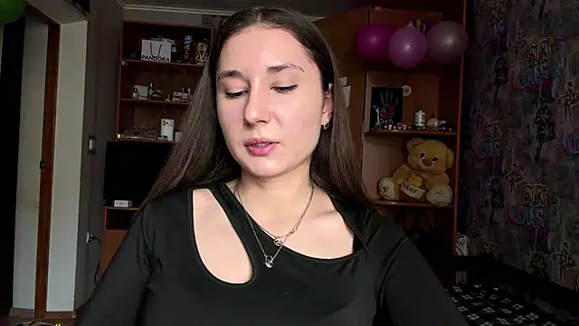 Snapshot of poly_princess chatting on 3, 3, 2026 poly princess online show from 3, 3, 2026