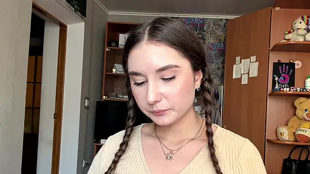 Snapshot of poly_princess chatting on 1, 4, 2026 poly princess online show from 1, 4, 2026