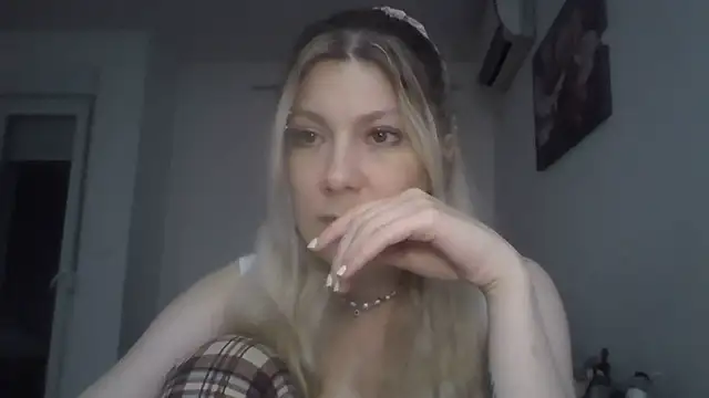 Foxy Bright online show from 23, 3, 2026