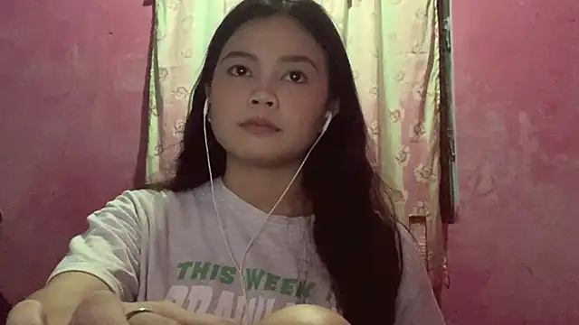 Snapshot of DessertFlower chatting on 18, 4, 2026 DessertFlower online show from 18, 4, 2026