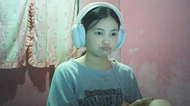 Snapshot of DessertFlower chatting on 11, 5, 2026 DessertFlower online show from 11, 5, 2026