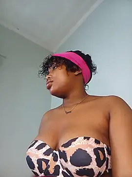 Snapshot of Divine_Beautyxx chatting on 17, 6, 2026 Divine Beautyxx online show from 17, 6, 2026