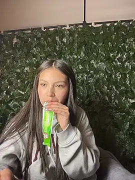 Mady Pink online show from 1, 4, 2026