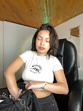 Mady Pink online show from 8, 4, 2026