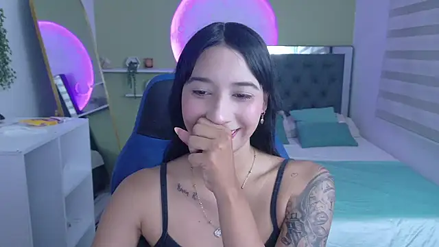 ivvoncute online show from 8, 7, 2026