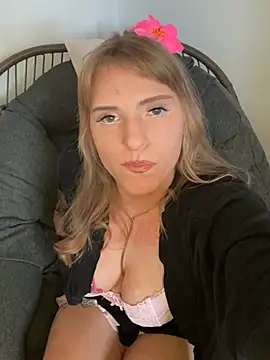 Snapshot of TiffyRose chatting on 25, 2, 2026 TiffyRose online show from 25, 2, 2026