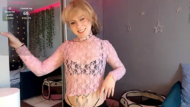 Snapshot of ZyrelihVayne chatting on 2, 3, 2026 ZyrelihVayne online show from 2, 3, 2026