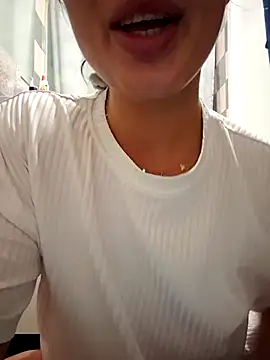Snapshot of halii21 chatting on 17, 7, 2026 halii21 online show from 17, 7, 2026