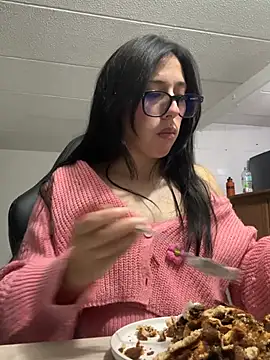 Snapshot of susi_chimm chatting on 30, 4, 2026 susi chimm online show from 30, 4, 2026