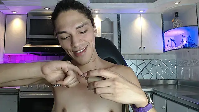 Snapshot of CrisOzzz chatting on 5, 4, 2026 CrisOzzz online show from 5, 4, 2026