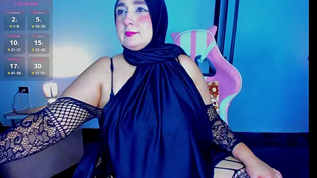 Snapshot of HijabiMilff chatting on 28, 5, 2026 HijabiMilff online show from 28, 5, 2026