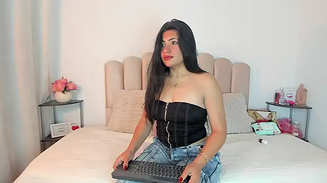 Snapshot of celeste_z chatting on 28, 2, 2026 celeste z online show from 28, 2, 2026