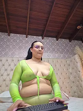 Snapshot of Allice_Evens chatting on 2, 6, 2026 Allice Evens online show from 2, 6, 2026
