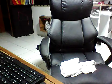 Snapshot of FabioZoe1 chatting on 13, 4, 2026 FabioZoe1 online show from 13, 4, 2026