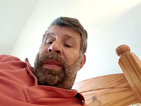 Snapshot of stud2512 chatting on 17, 4, 2026 stud2512 online show from 17, 4, 2026