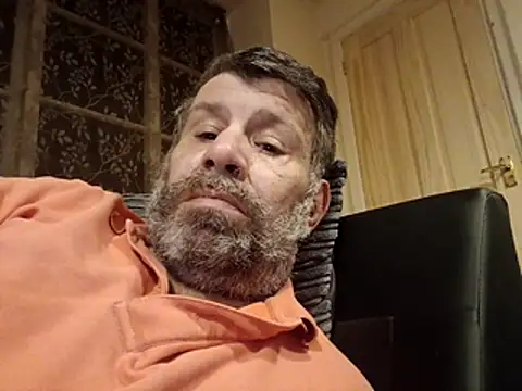Snapshot of stud2512 chatting on 18, 4, 2026 stud2512 online show from 18, 4, 2026