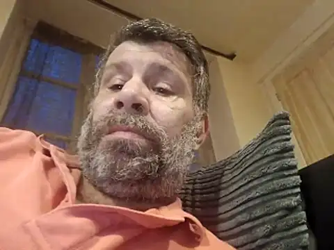 Snapshot of stud2512 chatting on 19, 4, 2026 stud2512 online show from 19, 4, 2026